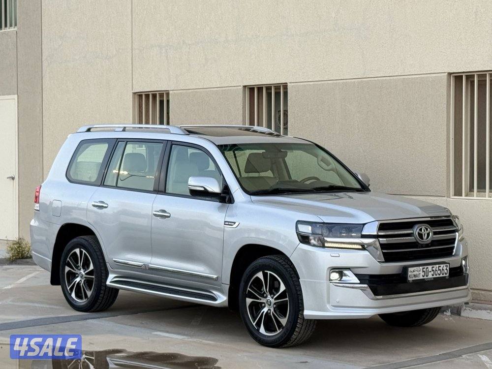 لاند كروزر V8 - موديل 2018 - عداد 229 - وارد الساير - كامل المواصفات1