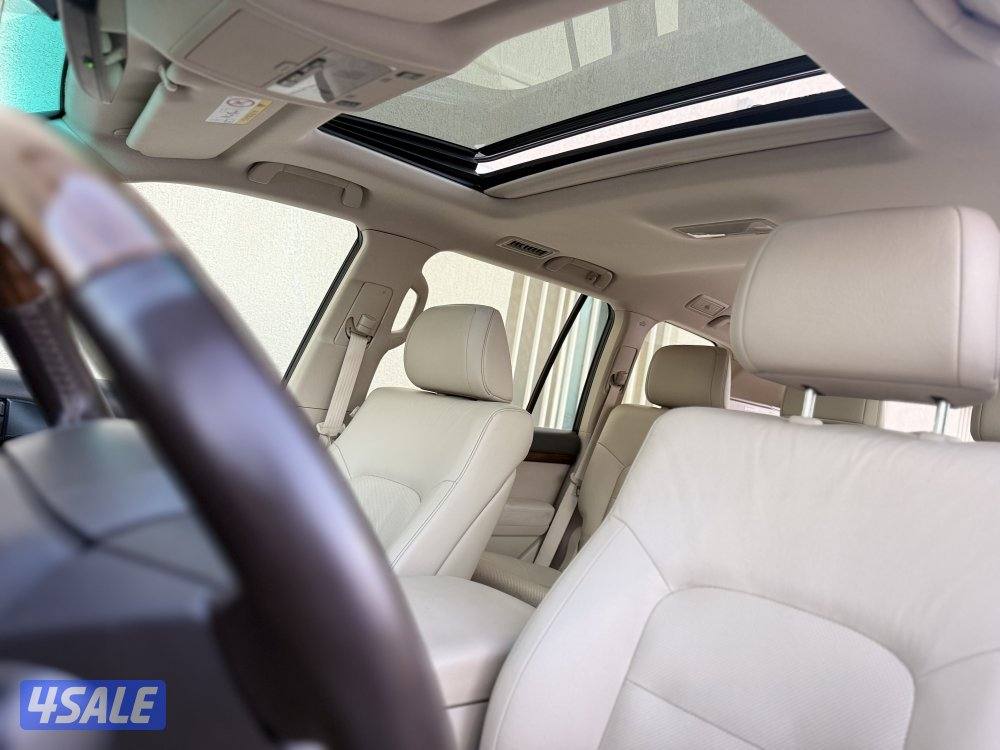 لاند كروزر V8 - موديل 2018 - عداد 229 - وارد الساير - كامل المواصفات6