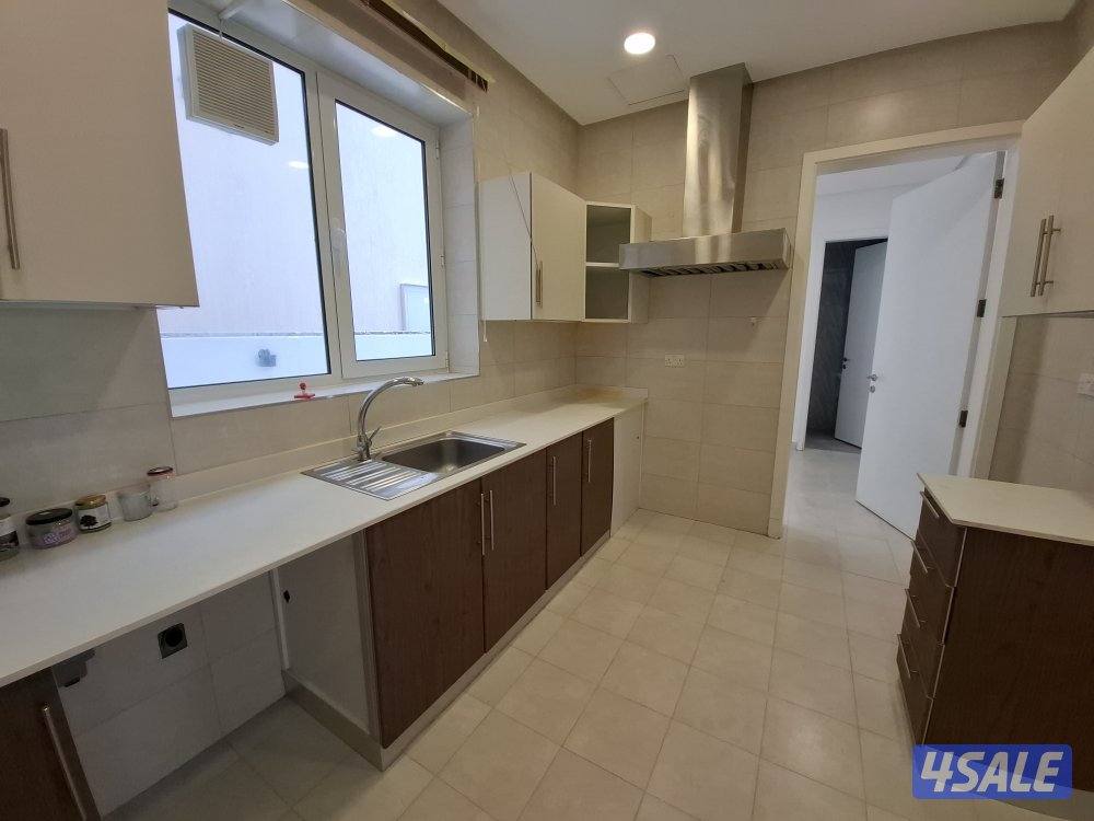 في القادسية شقة مودرن ارضية 4 غرفجميعها ماستر مواقف متوفره3