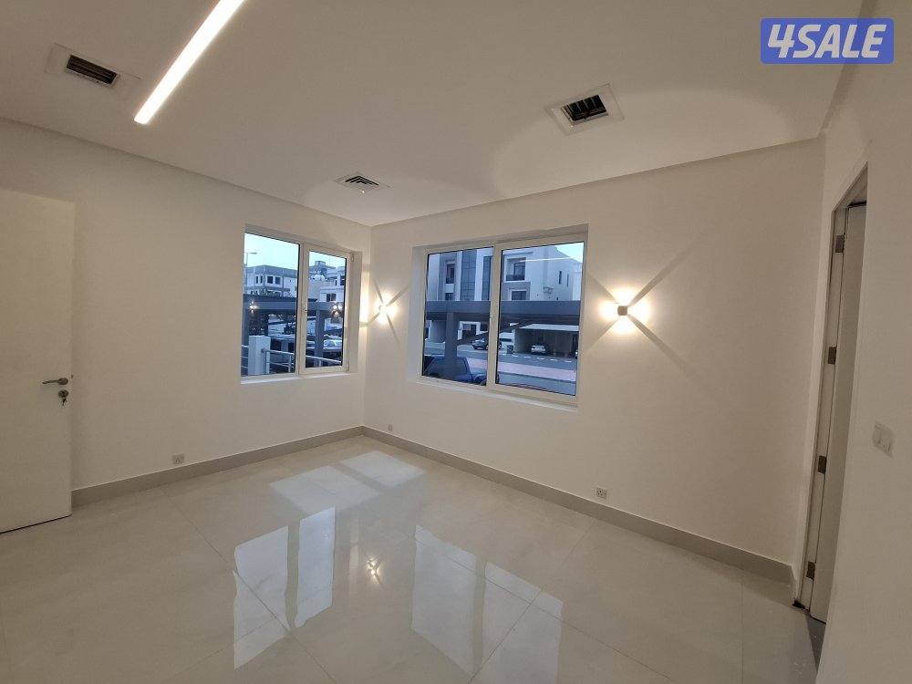 في القادسية شقة مودرن ارضية 4 غرفجميعها ماستر مواقف متوفره4