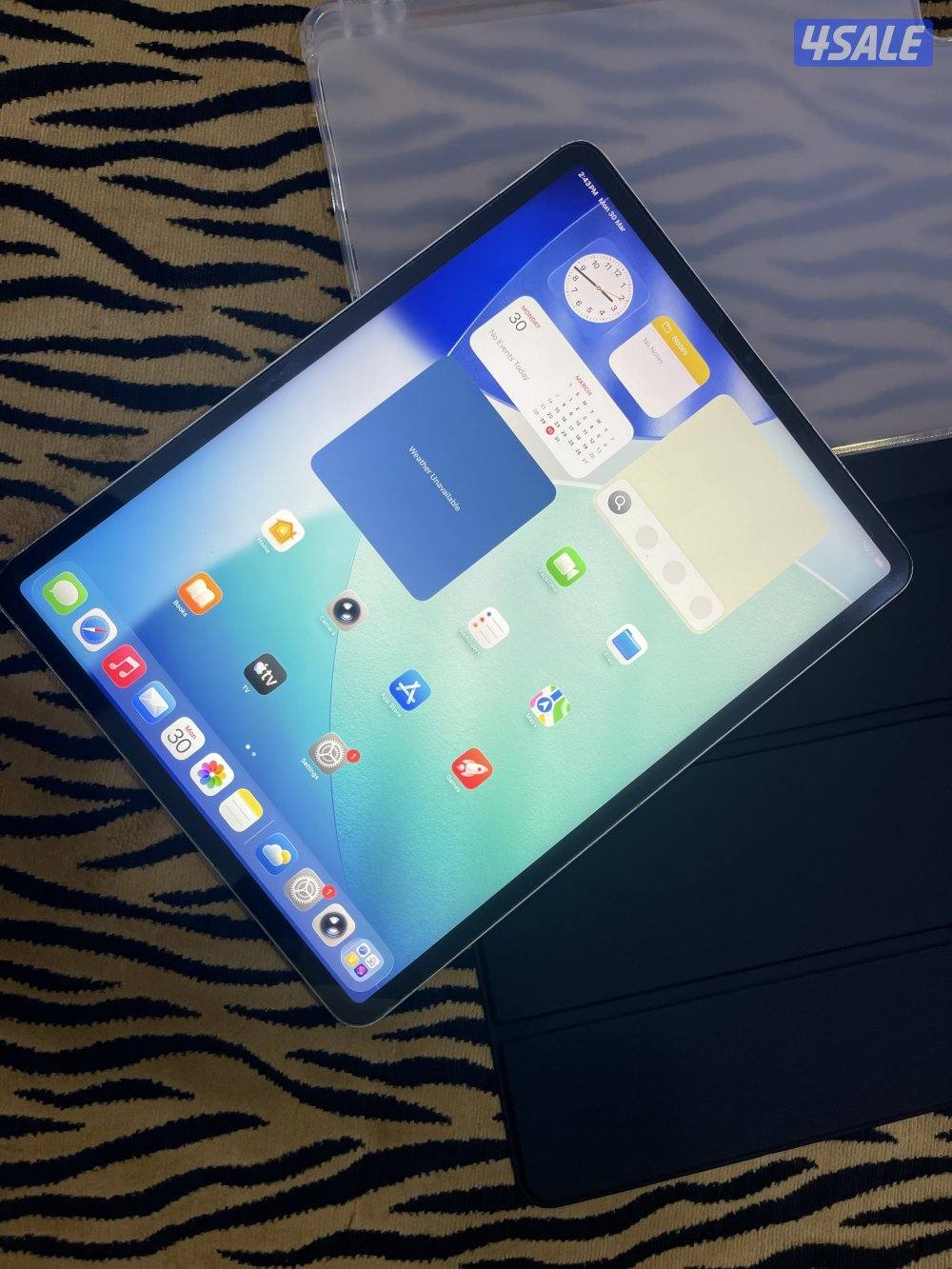 ايباد ابل برو 12.9 انش 256 قيقا خط شريحة الجيل الخامس امبدل حماية شاشة1