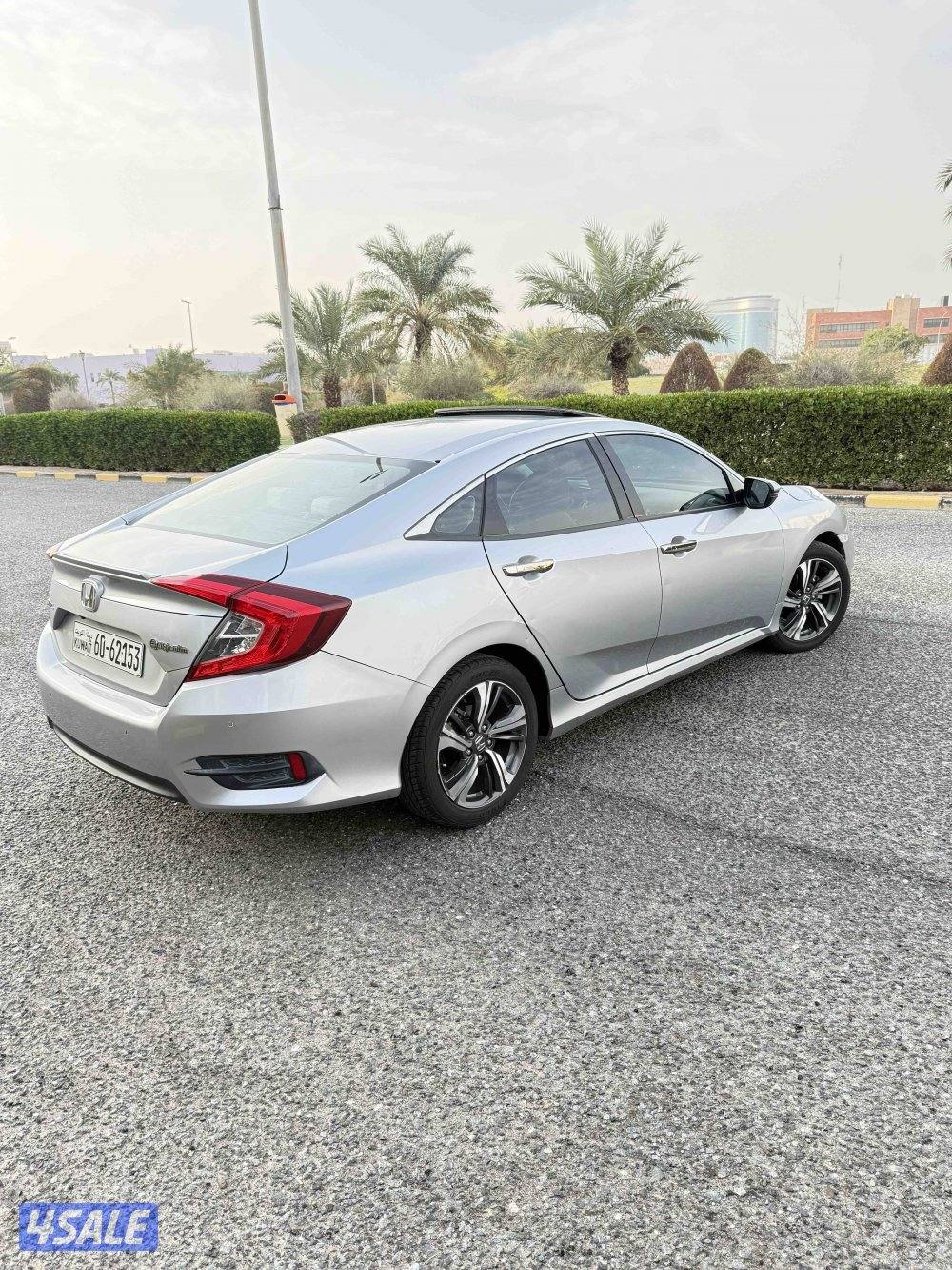 البيع هوندا سيفيك 20213