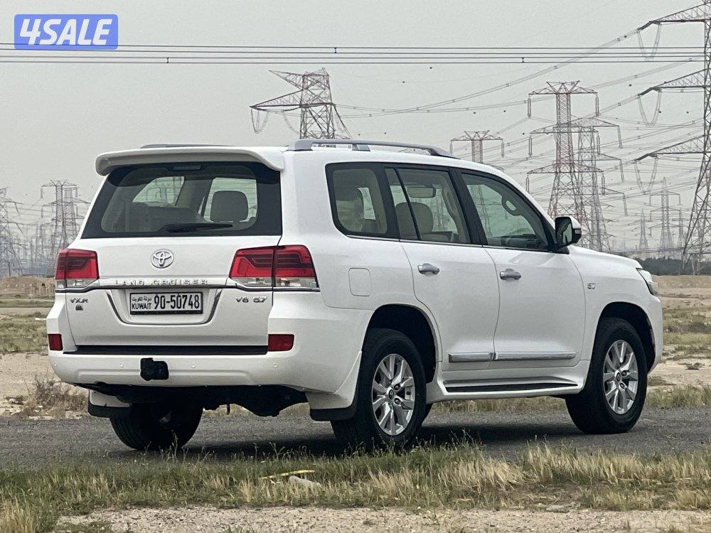 لاند كروزر vxr 2016 ماشي 126 الف صبغ وكاله2
