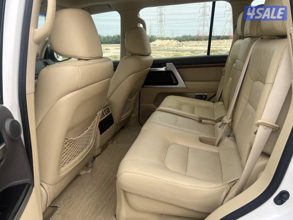 لاند كروزر vxr 2016 ماشي 126 الف صبغ وكاله8