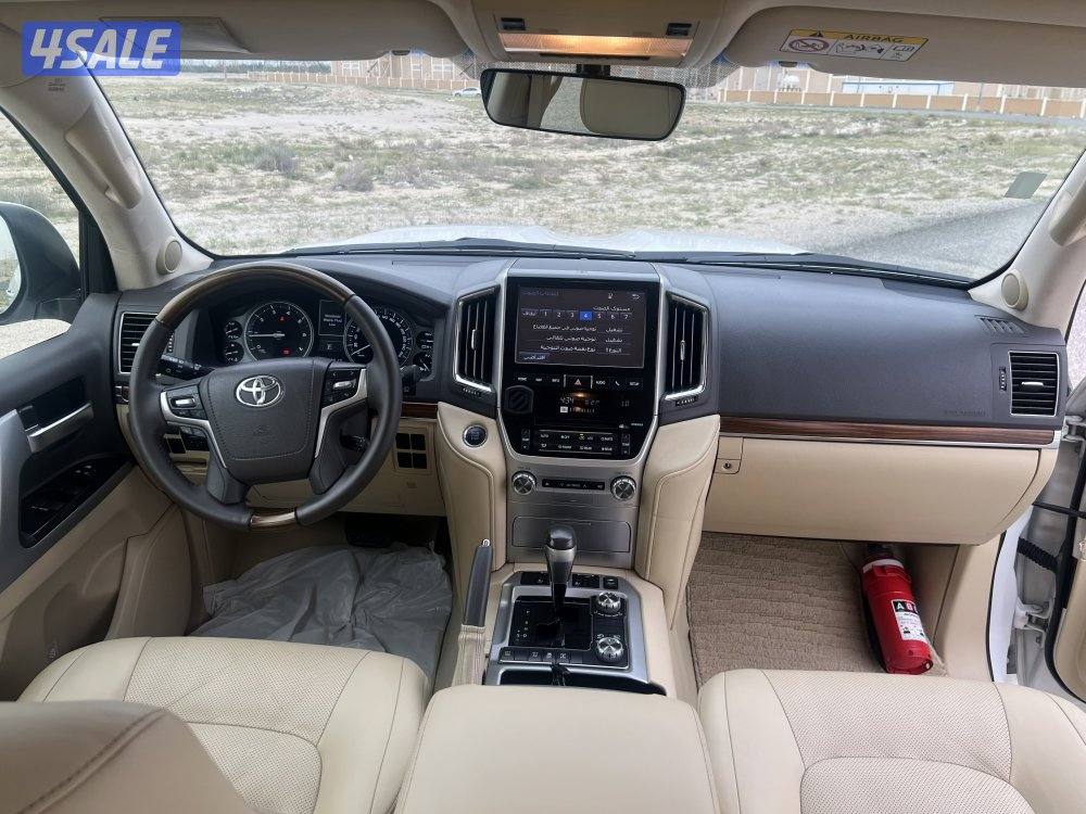 لاند كروزر vxr 2016 ماشي 126 الف صبغ وكاله14