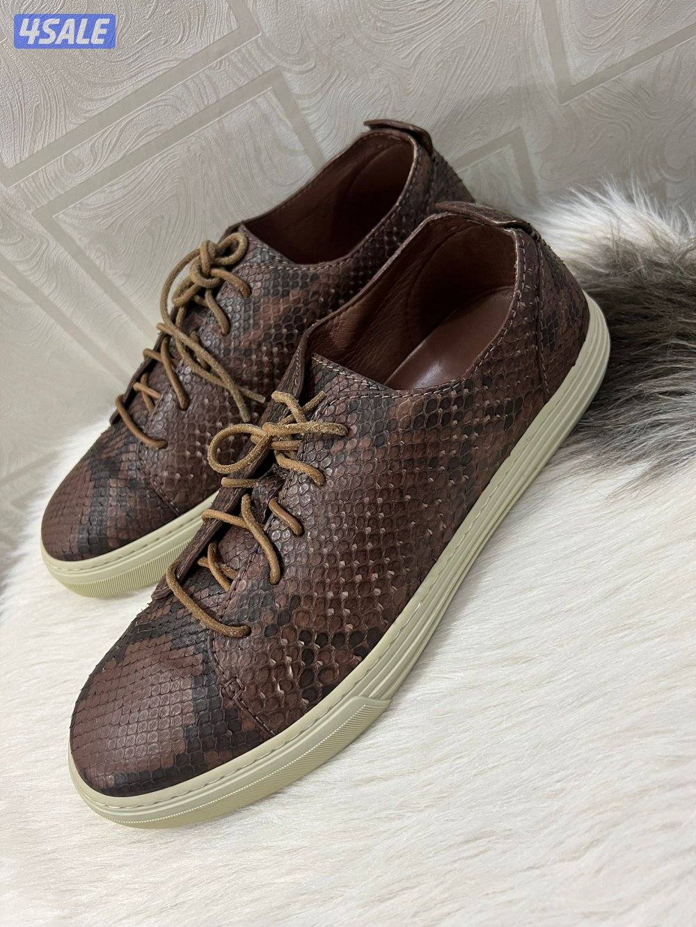 للبيع ماركات اصليه مستعمله نظيفه مقاس ٫٫٤٣7