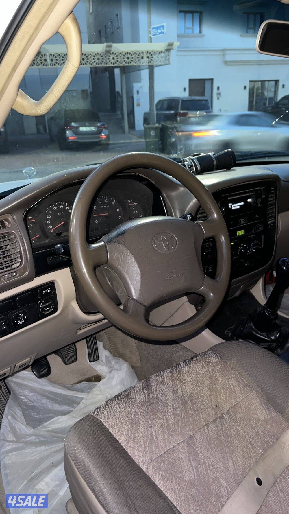 لاندكروزر 20024