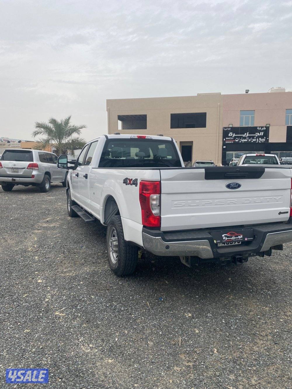 للبيع وانيت  F250 موديل 2020 ماشي ٨٠3