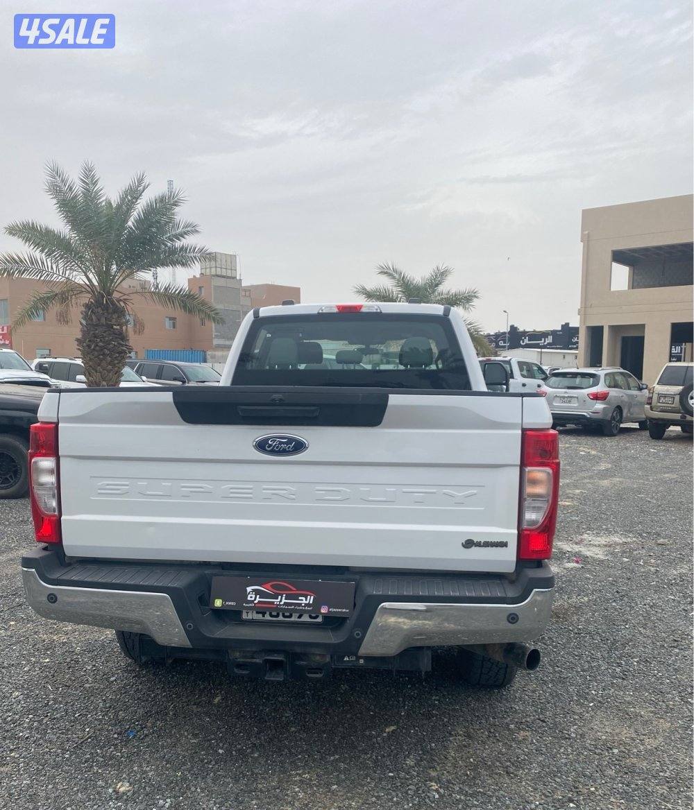 للبيع وانيت  F250 موديل 2020 ماشي ٨٠5