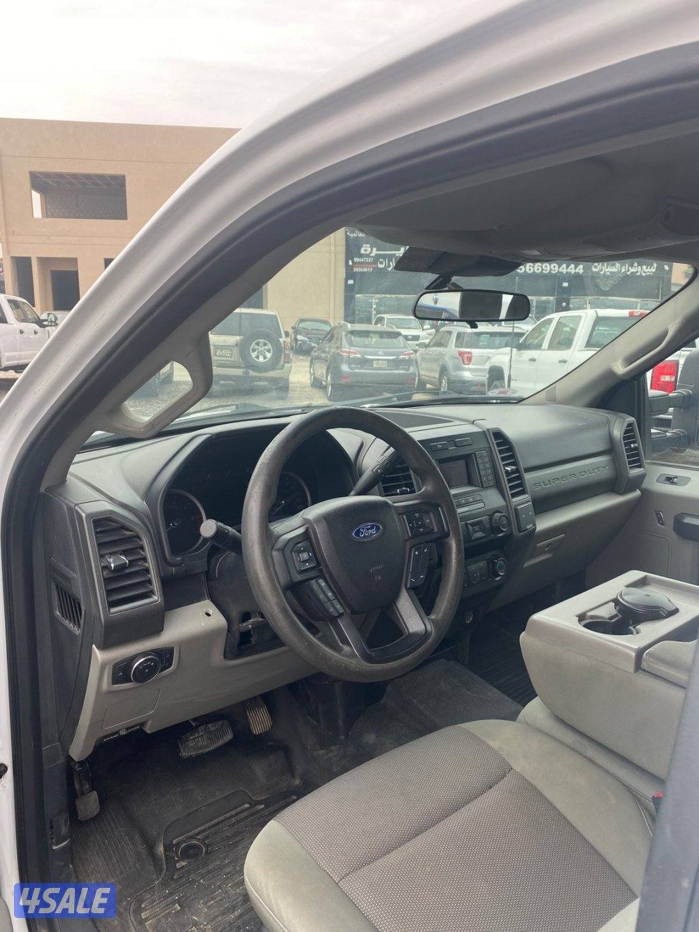 للبيع وانيت  F250 موديل 2020 ماشي ٨٠9