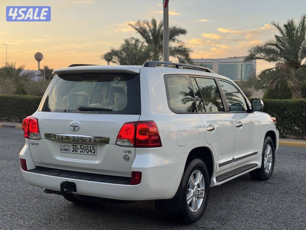 لاندكروزر GX_R V8 موديل 2015 صبغ الوكاله بحاله نادره3