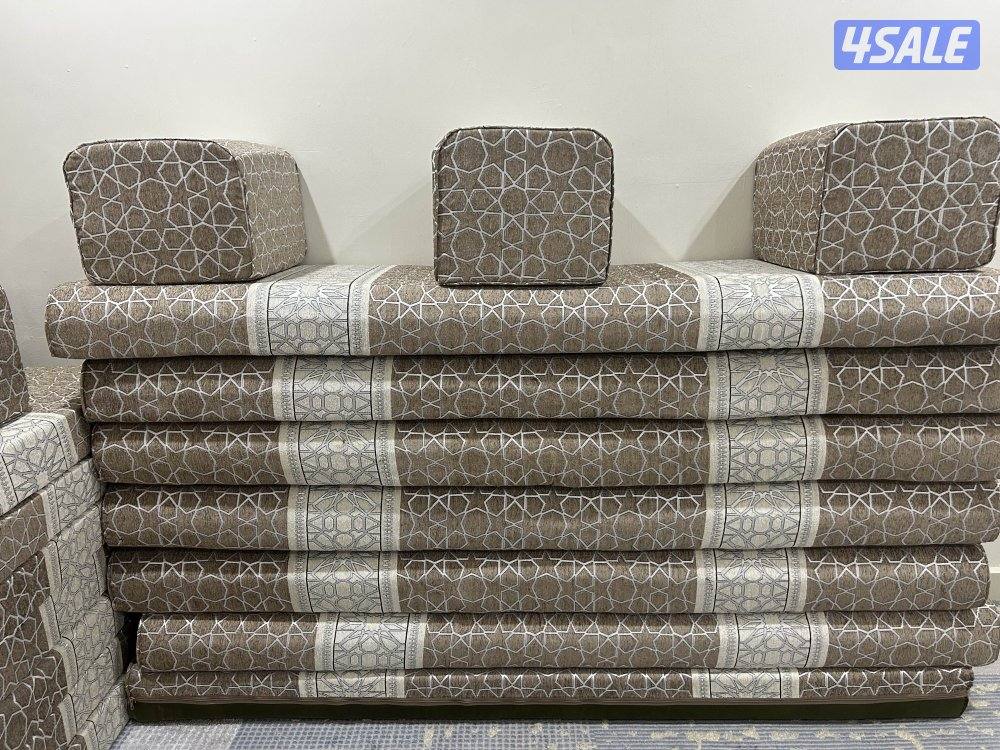 جلسة ارضية نظيفة استعمال شهر فقط4