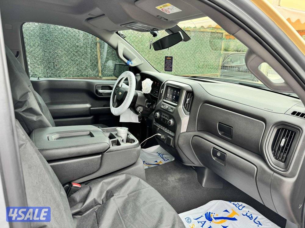 للبيع وانيت سلفرادو 2022 LT ٨ غيار3