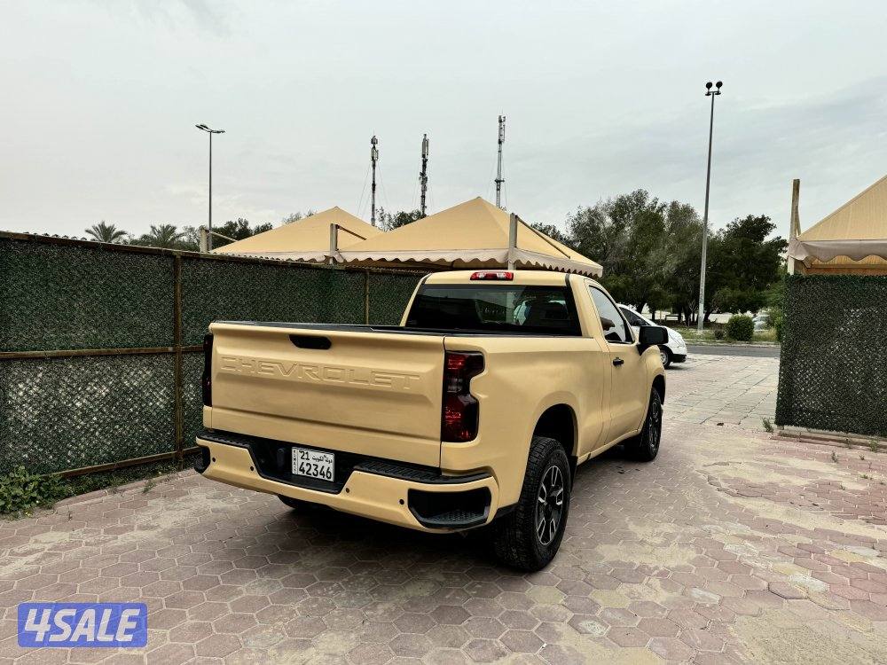 للبيع وانيت سلفرادو 2022 LT ٨ غيار10