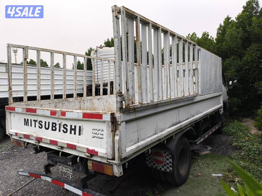 للبيع هاف لوري بانزين موديل 19962