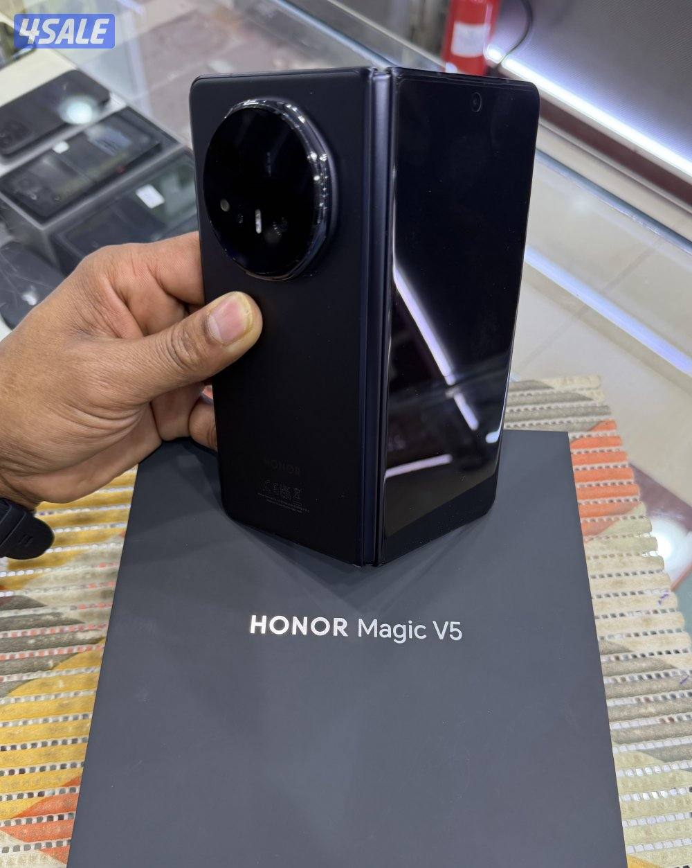 Honor magic V5 used mobile Available to sale0