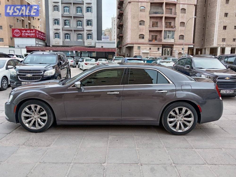 للبيع كرايزلر بانوراما موديل 20153