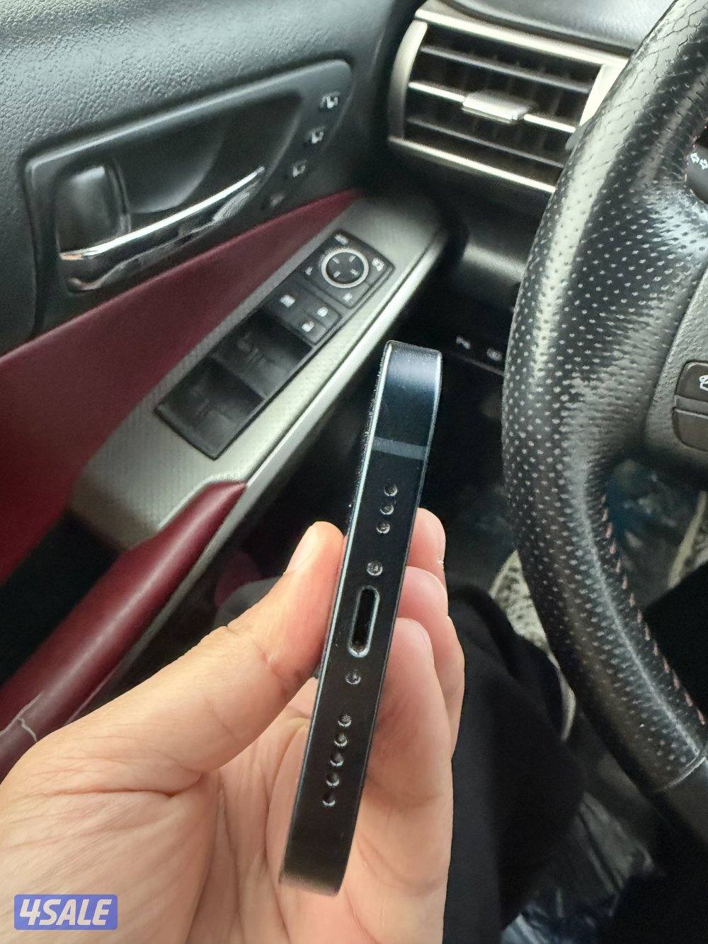 ايفون ١٣ العادي، ١٢٨ جيجا نظيف جدااا مافي ولا زلغ ومو مفتوح بدون كرتون1