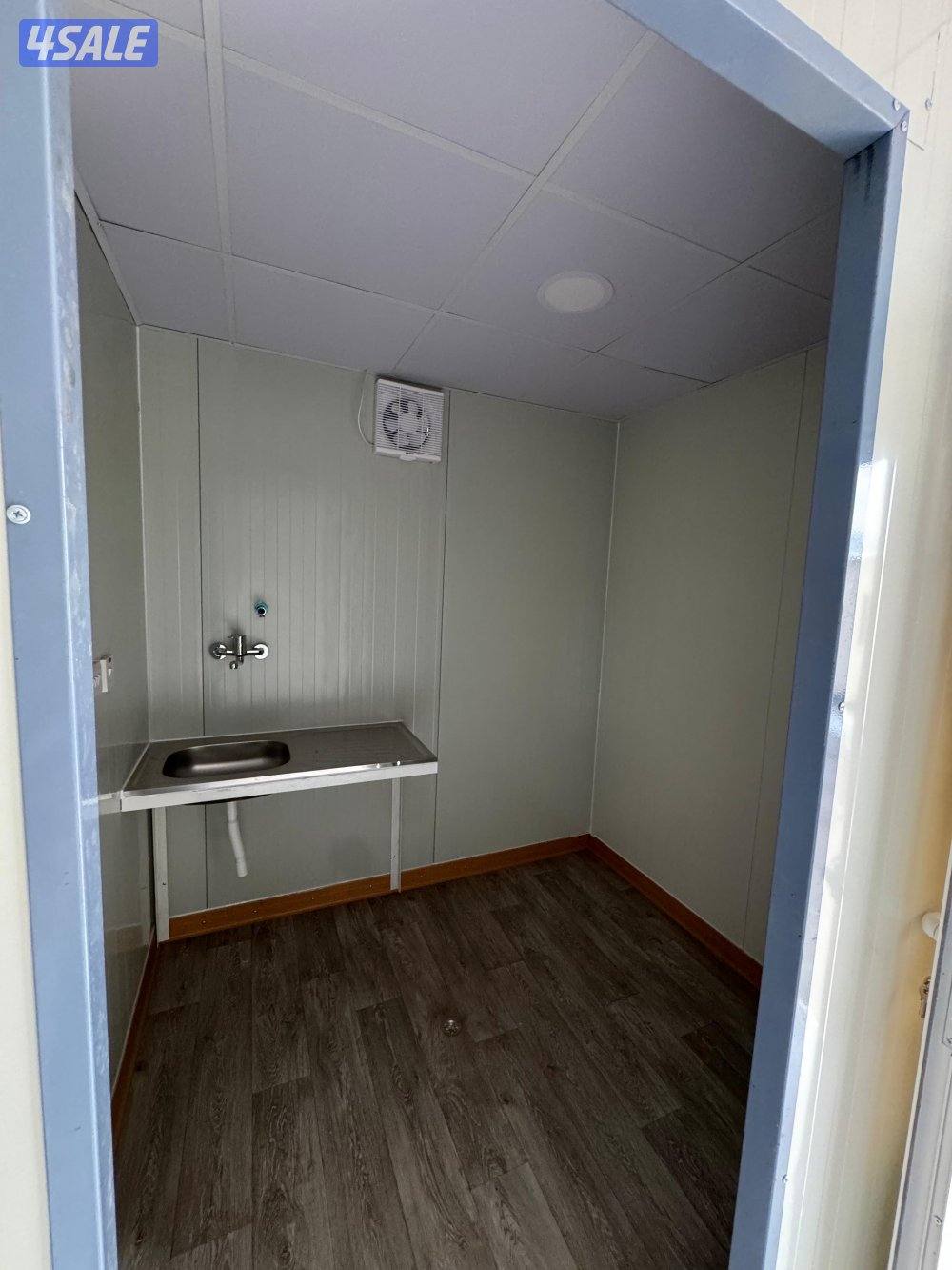 للبيع شاليه جاهز غرفه حمام مطبخ تحضيري تصنيع جديد مقاس 6 في 43