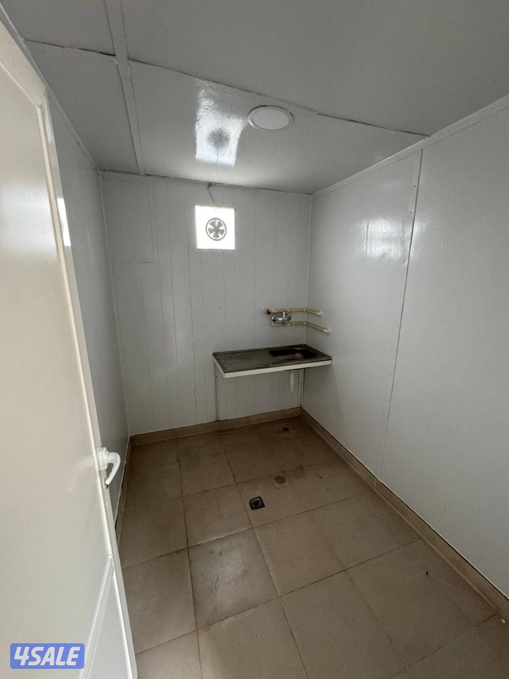 للبيع شاليه كيربي كبير مقاس 12*4 مجدد بالكامل4