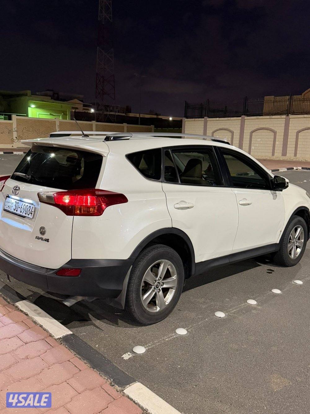 للبيع راف فور ٢٠١٥ المالك الاول شرط الفحص بالكامل0