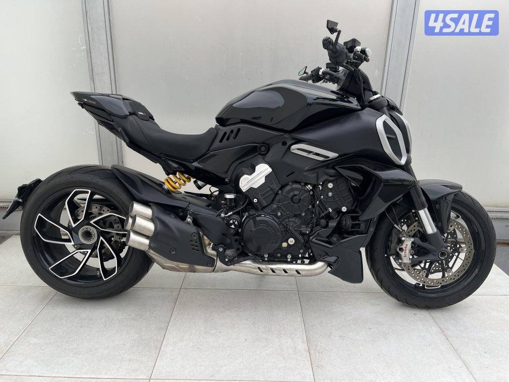 Ducati Diavel V40