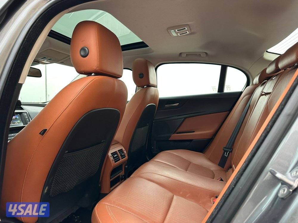 للبيع جاكوار XEموديل20187