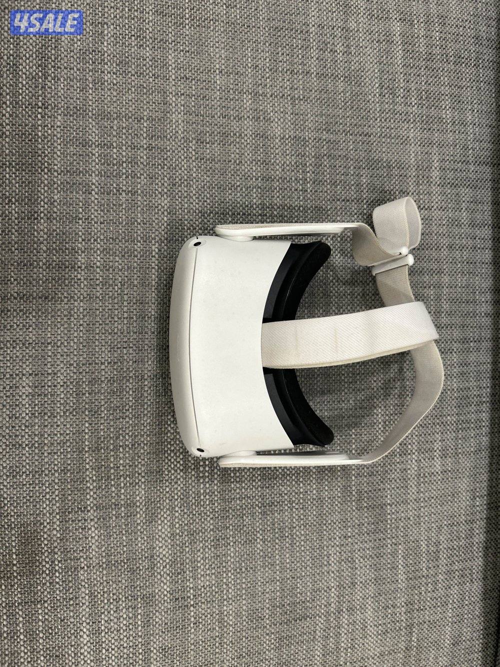 Vr oculus quest 3 مستعمله و متزلقه بس نضيفه من داخل و تشتغل زين1