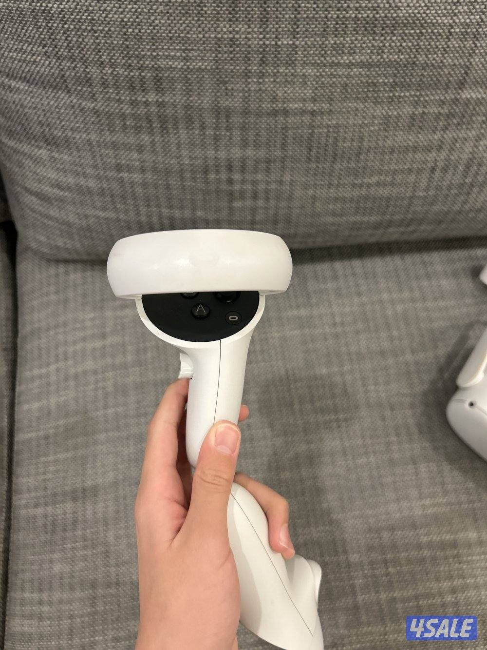 Vr oculus quest 3 مستعمله و متزلقه بس نضيفه من داخل و تشتغل زين6