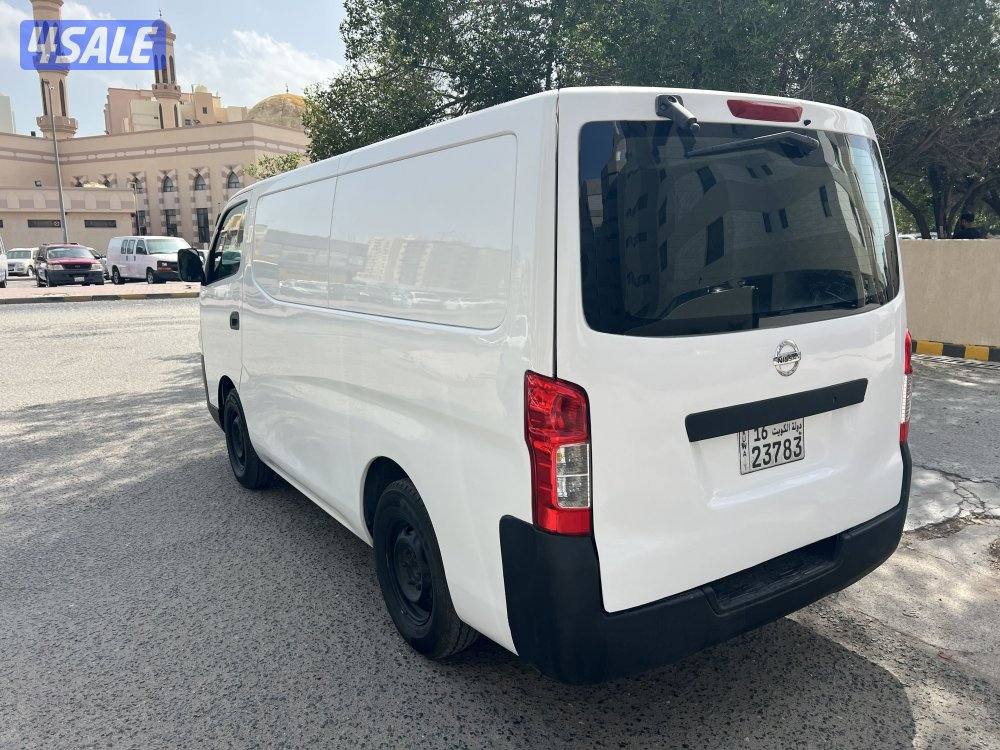 للبيع باص نيسان اورفان مقفل موديل 2017  ( شـرط الـفـحـص )6