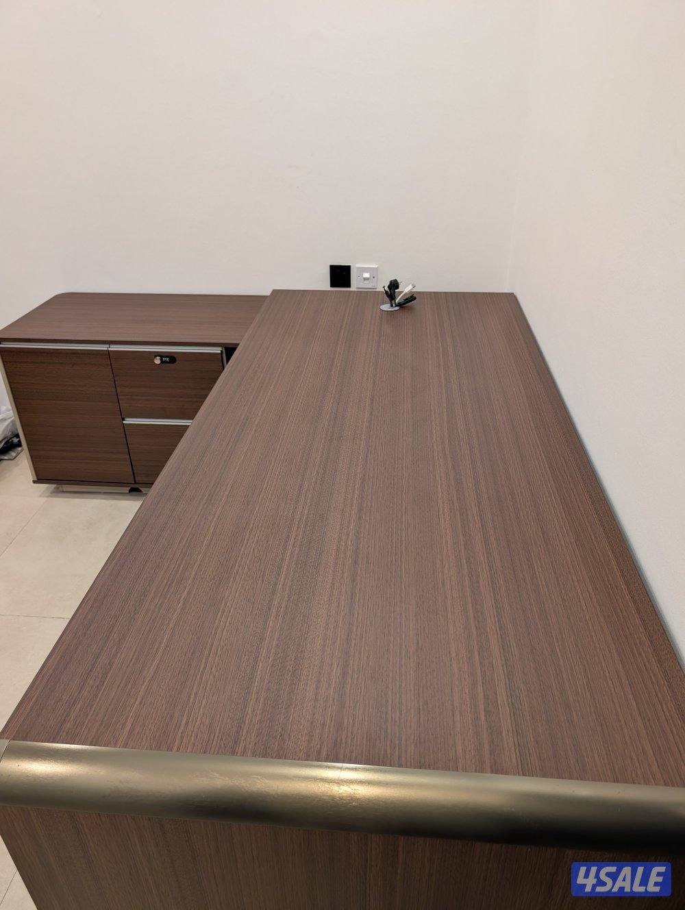 مكتب ميداس فاخر (220 cm) Gloomcode Office Desk, Midas Execuetive Desk0