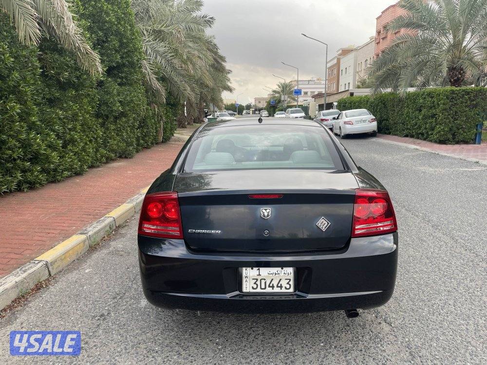 للبيع دوج شارجر موديل 2008 عداد 140 الف بحاله الوكاله8