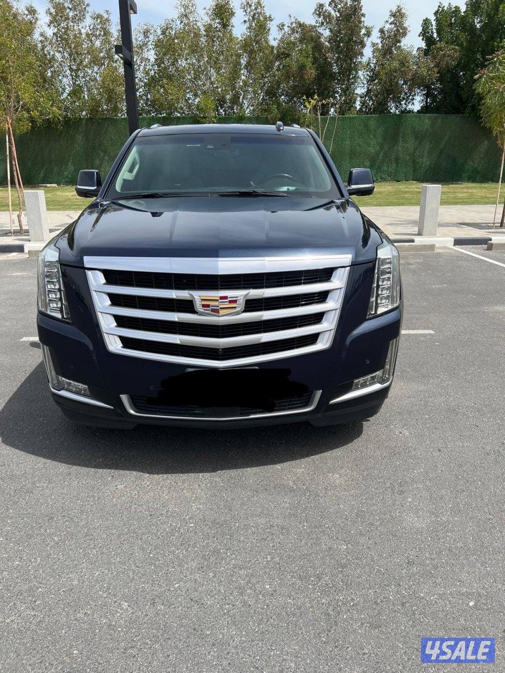 للبيع كاديلاك اسكاليد موديل 2018 المالك الاول وارد الغانم عداد162 الف0