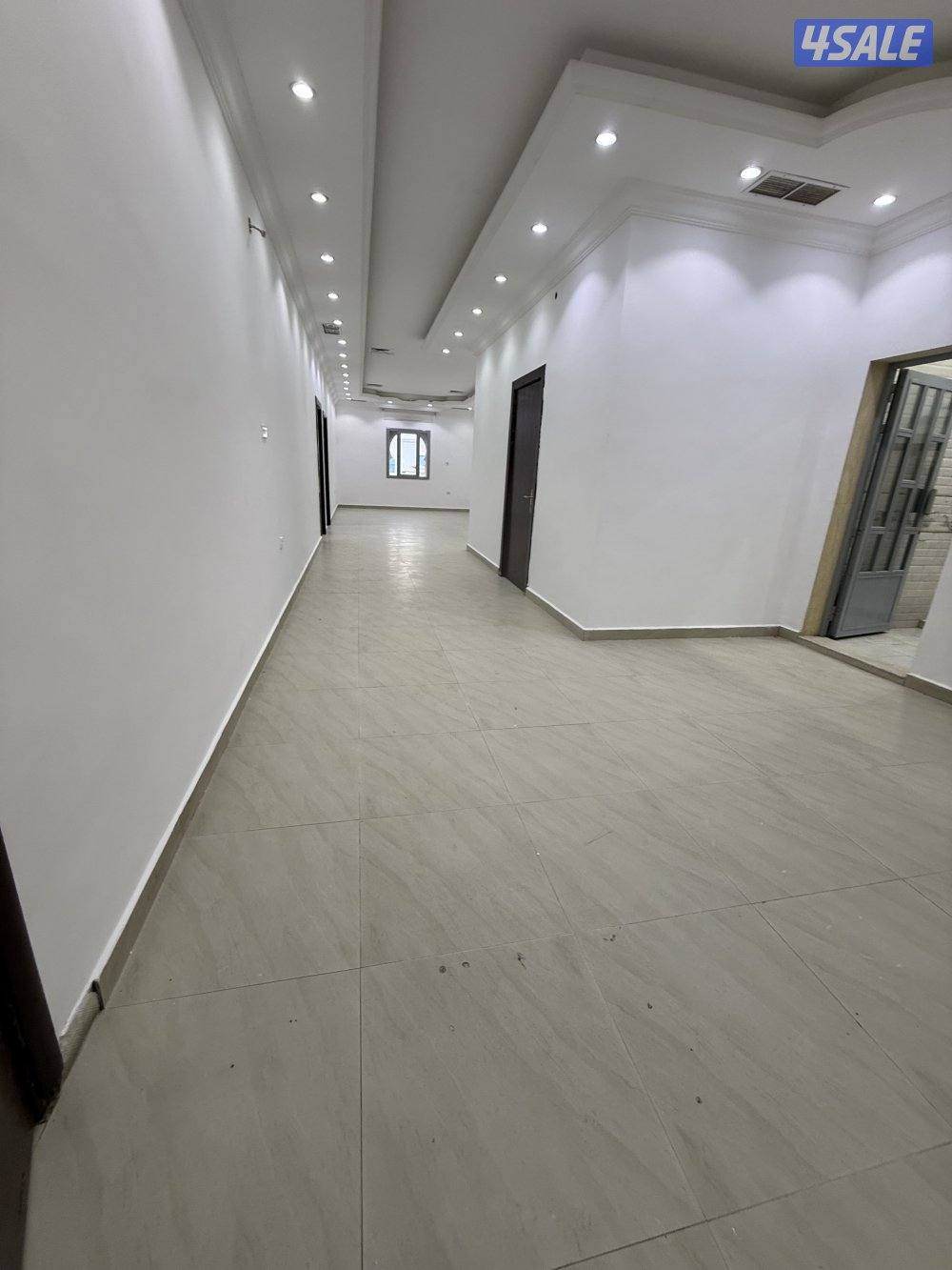 لايجار وسيع مدينه جابر الاحمد قطعه5 مدخل ومخرج سهل للبيت0