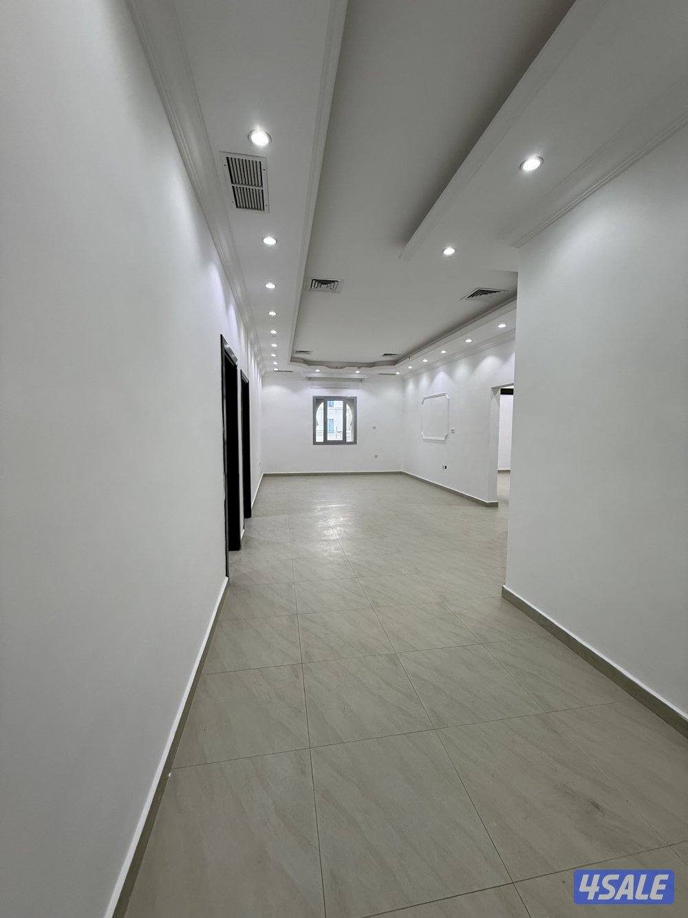 لايجار وسيع مدينه جابر الاحمد قطعه5 مدخل ومخرج سهل للبيت4