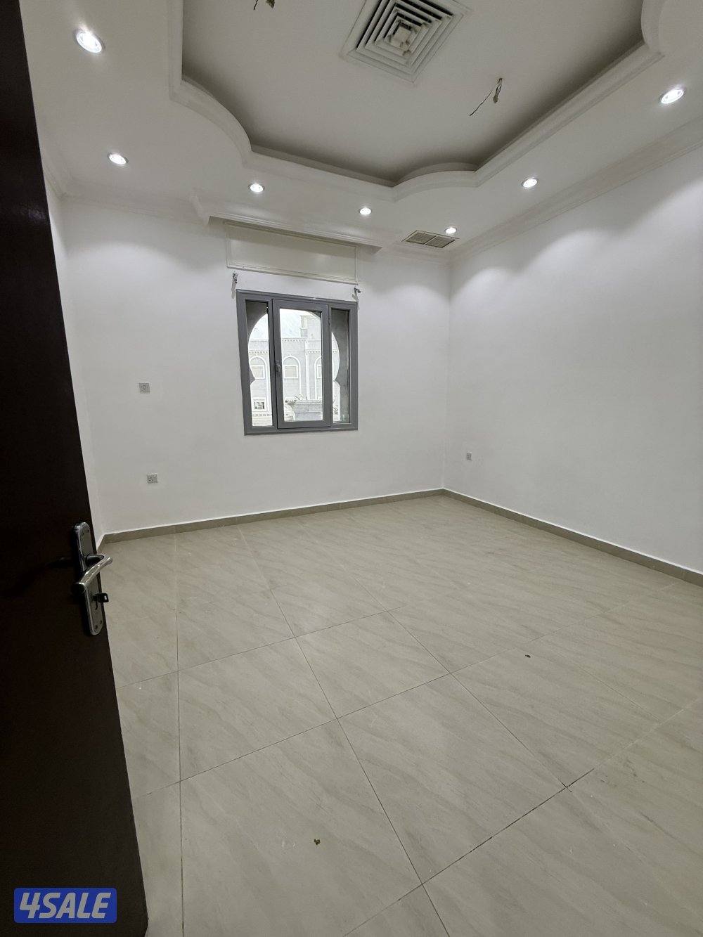 لايجار وسيع مدينه جابر الاحمد قطعه5 مدخل ومخرج سهل للبيت5