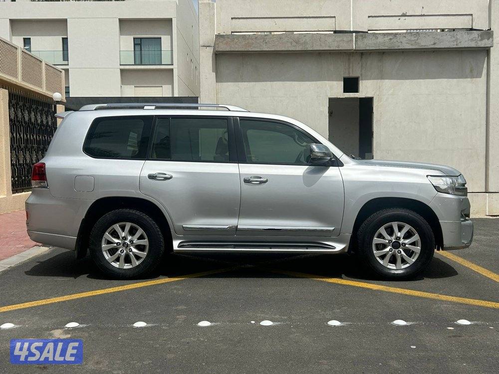 لاند GXR سلندر8 عداد 215 الف سيرفس وصبغ الوكالة3