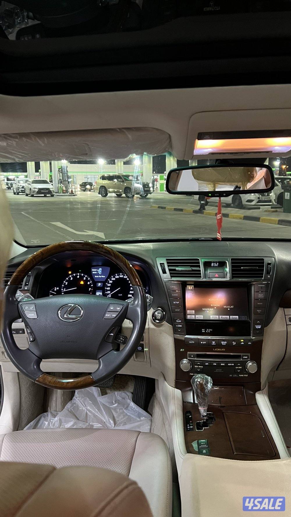 لكزس 2011 L ماشي  170 الف0