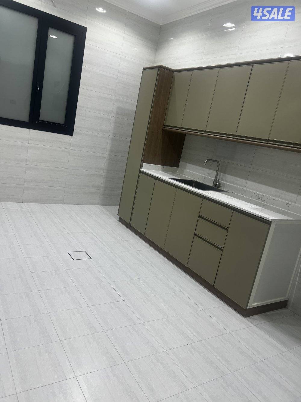 لك مصفط السياره واحد6