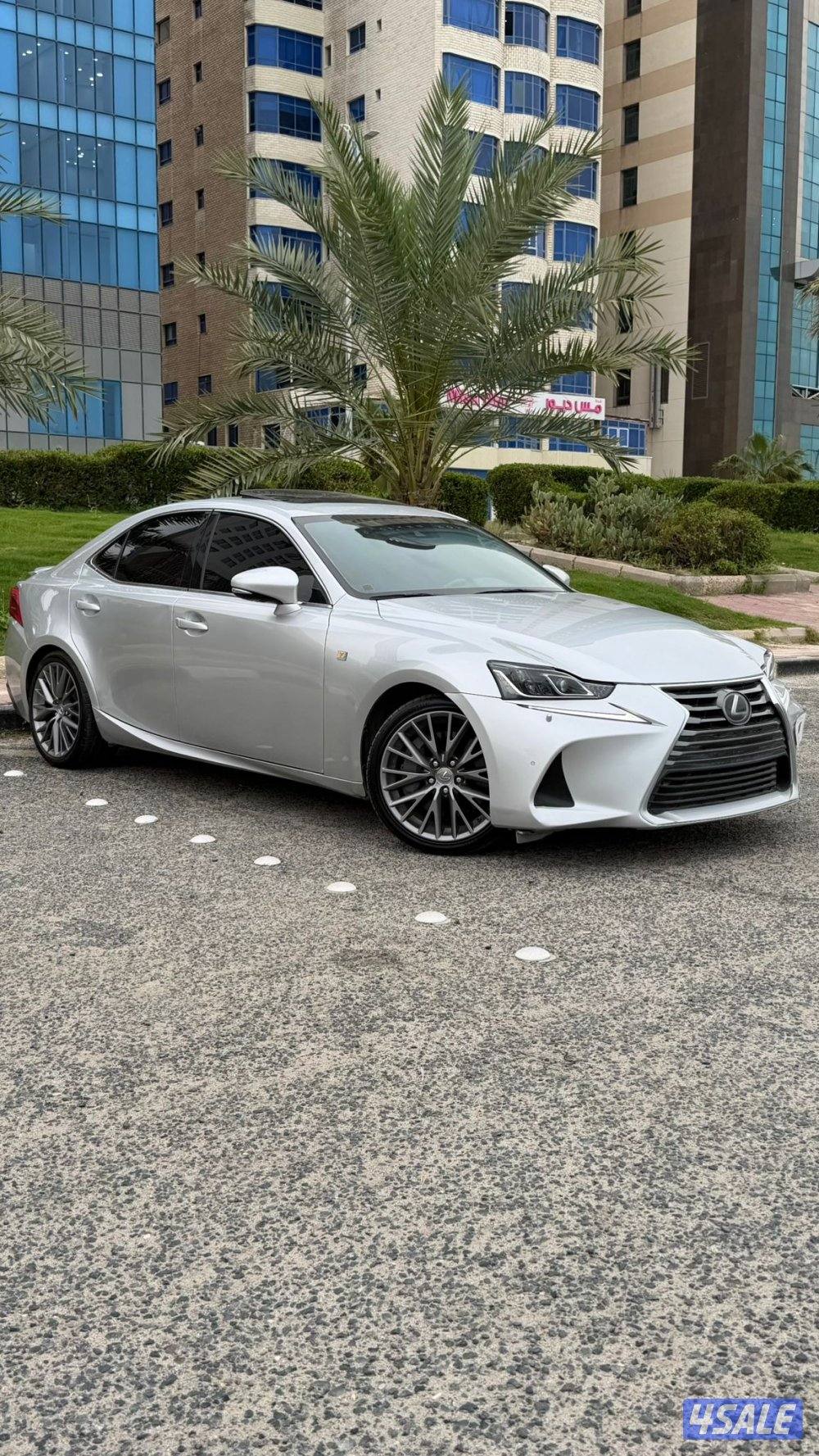 لكزس is200t موديل 2017 / صبغ الوكاله3