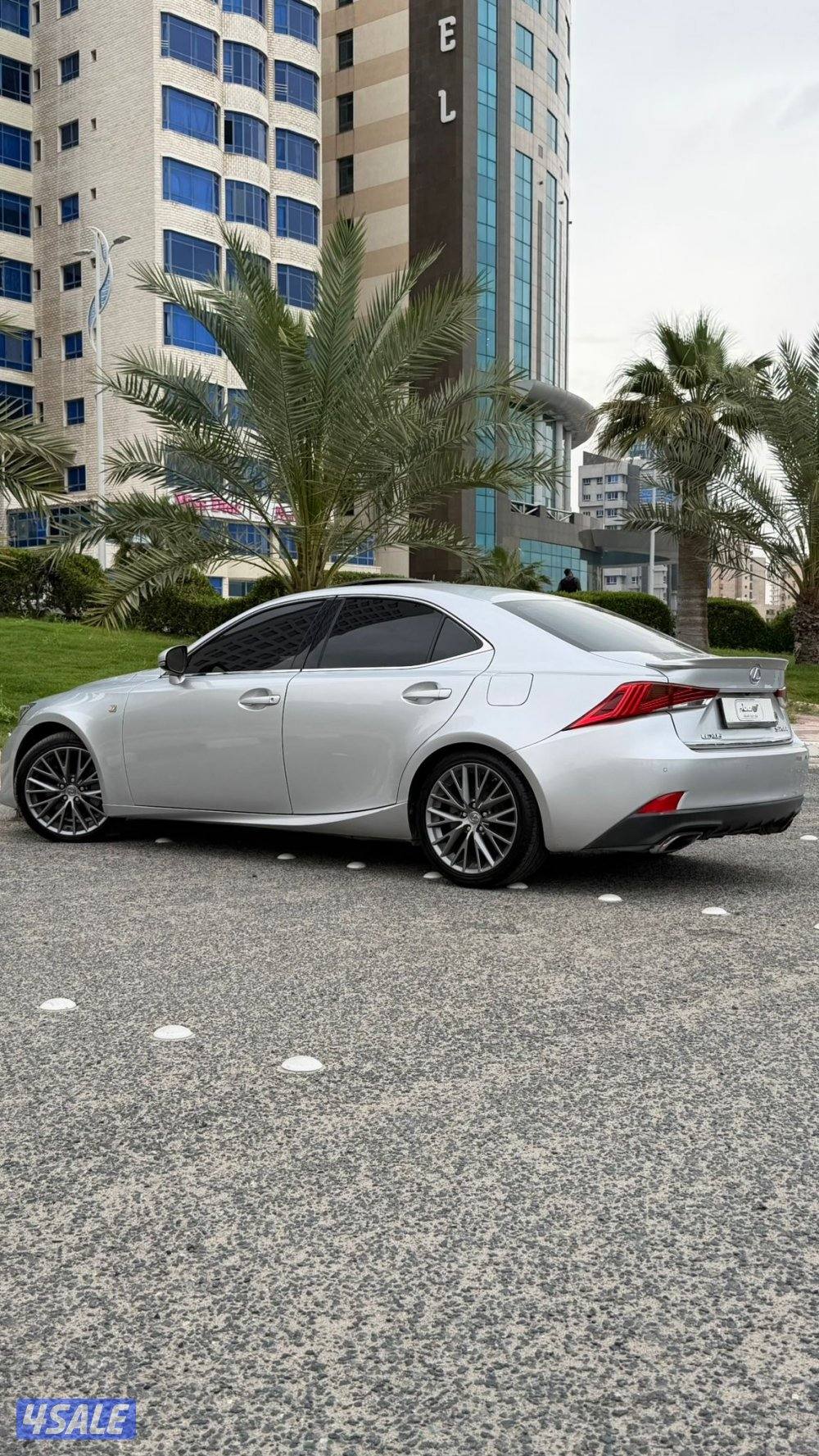 لكزس is200t موديل 2017 / صبغ الوكاله7