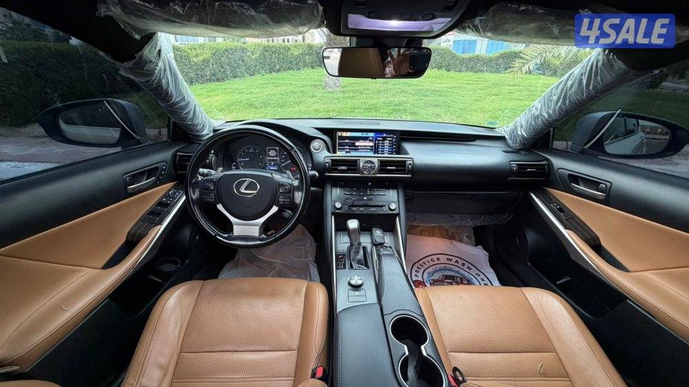 لكزس is200t موديل 2017 / صبغ الوكاله8