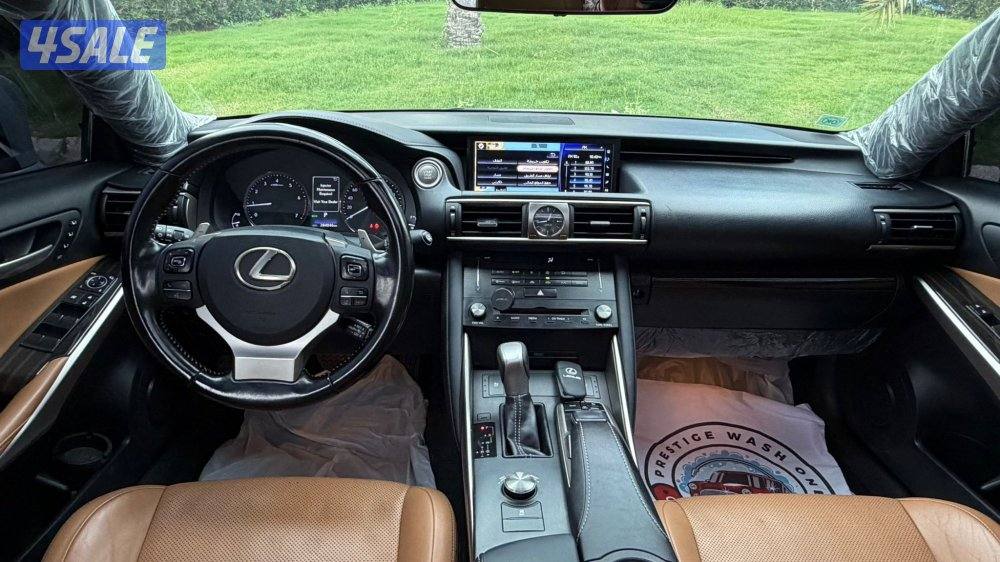 لكزس is200t موديل 2017 / صبغ الوكاله9