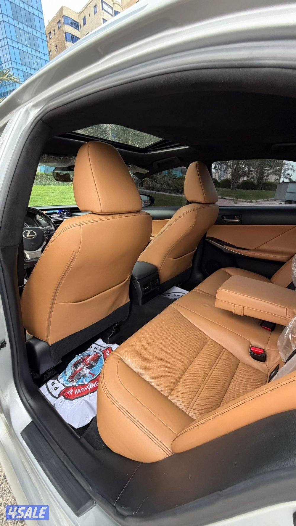 لكزس is200t موديل 2017 / صبغ الوكاله10