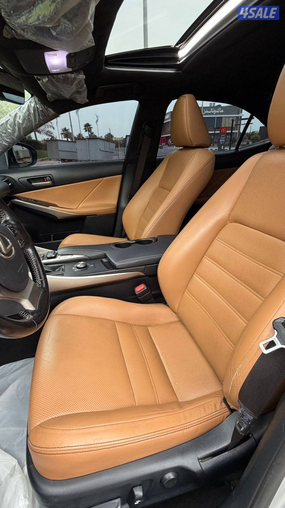 لكزس is200t موديل 2017 / صبغ الوكاله12