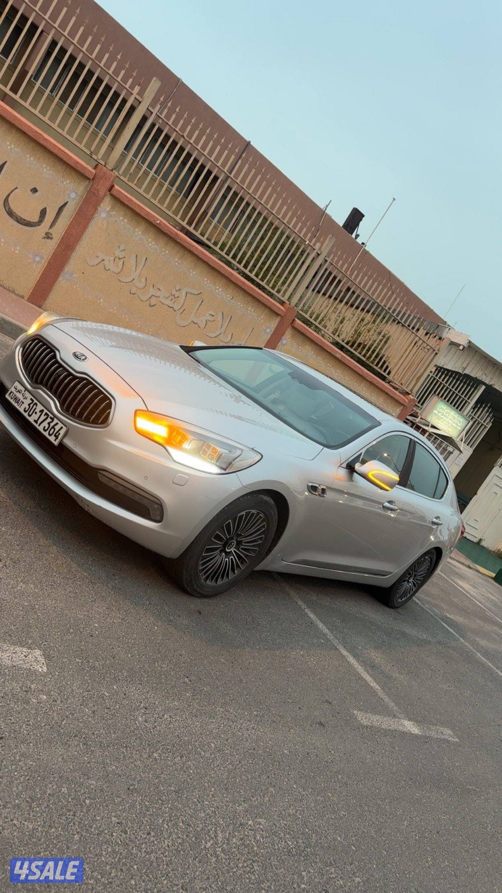 كيا كوريسvip فل شرط الفحص بلكامل0