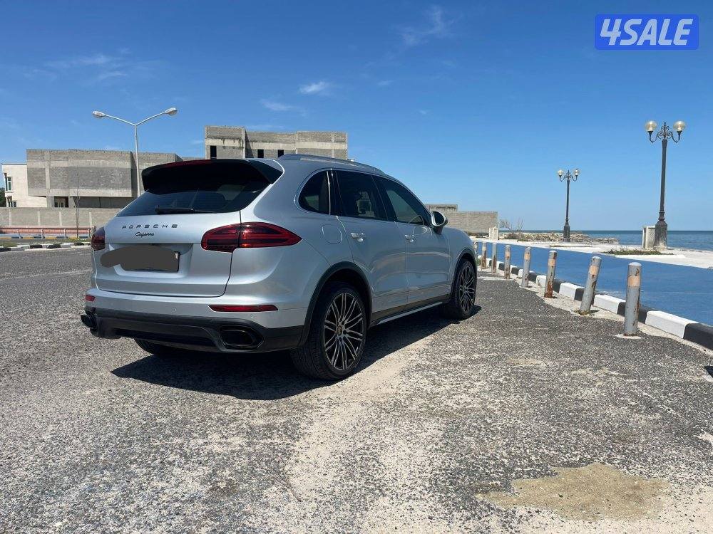 ٢٠١٦ بورش كايين1