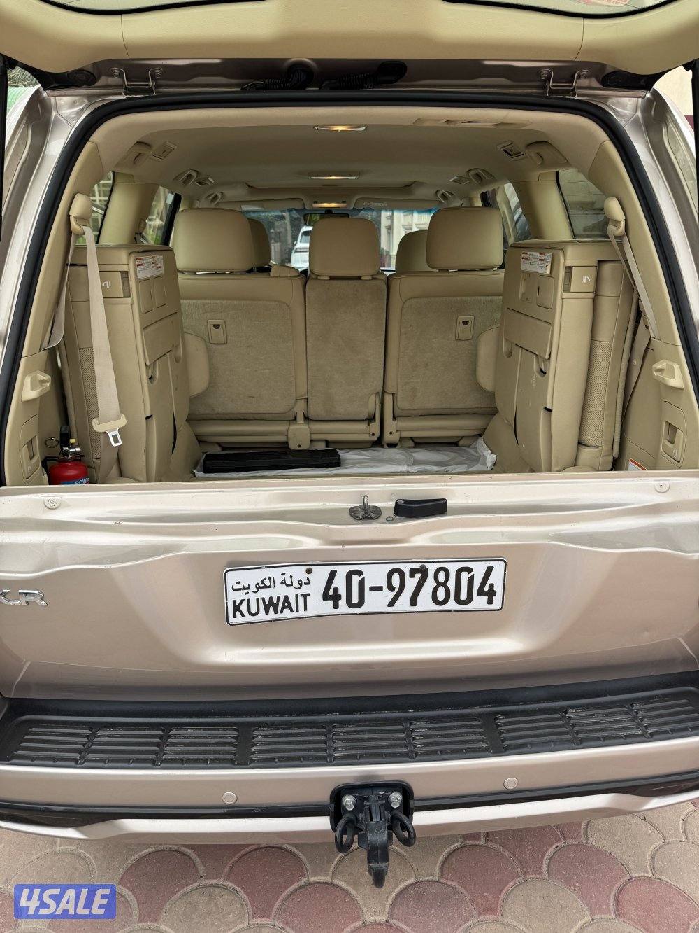 لاندكروزر ٢٠١٧ اعلى فئة ماشي ٣٩٢ الف شرط الفحص مصبوغ قطعتين11