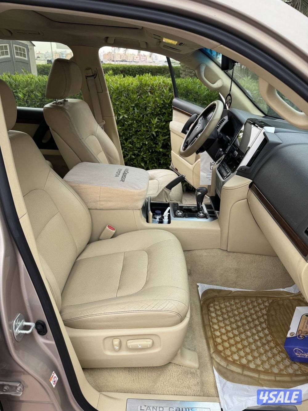لاندكروزر ٢٠١٧ اعلى فئة ماشي ٣٩٢ الف شرط الفحص مصبوغ قطعتين12
