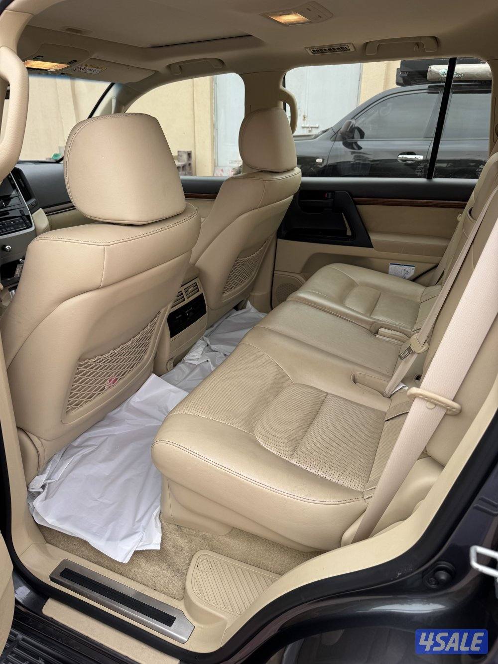 لاند كروزر ٢٠١٧ اعلى فئة ماشي ٩٧ الف شرط الفحص صبغ وكالة11